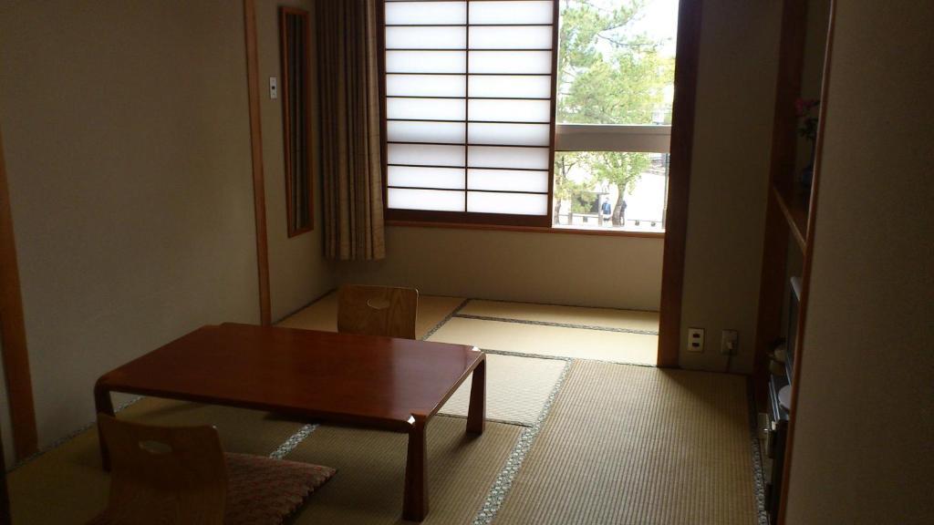 Yamaichi Bekkan Hatsukaichi Rum bild