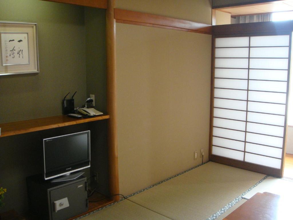 Yamaichi Bekkan Hatsukaichi Rum bild